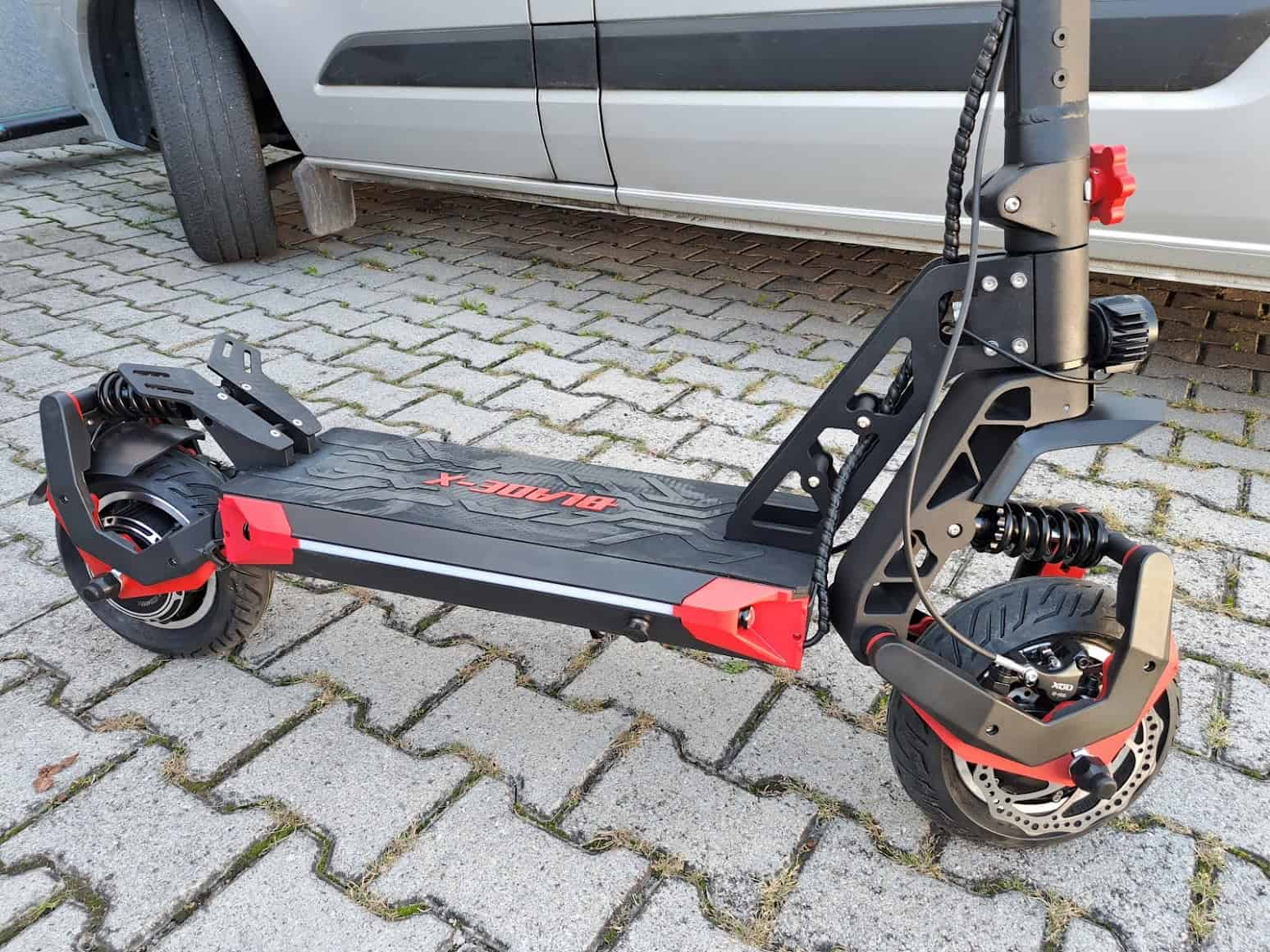 Rabljen skiro Blade X Pro