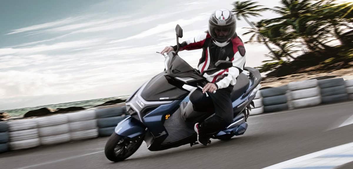 Športen e-skuter 45 km/h 50ccm, 50 kubikov LX01 li-ion